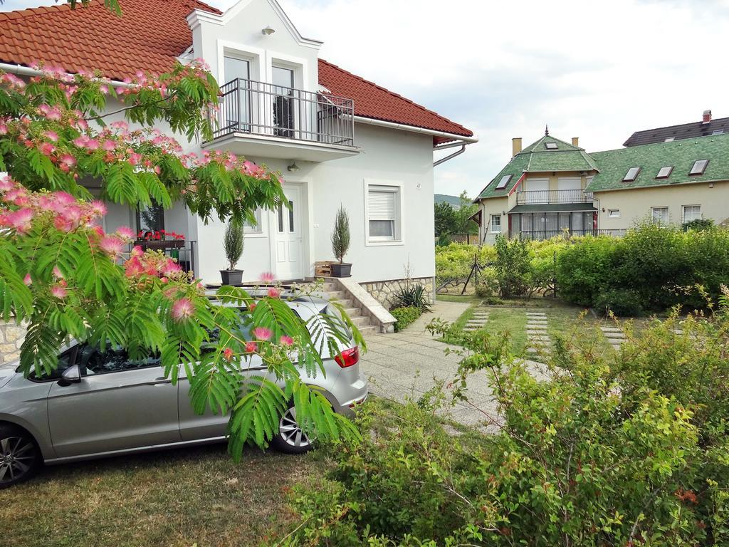 Albizia Apartments Balatonfüred Eksteriør billede